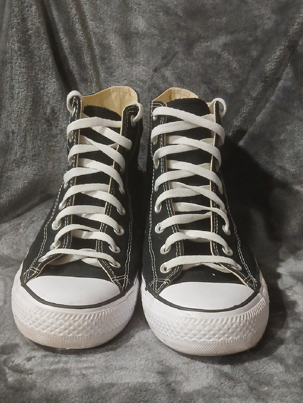 Classic Converse High Top Chuck Taylor in Black and White - Picture 3 of 6